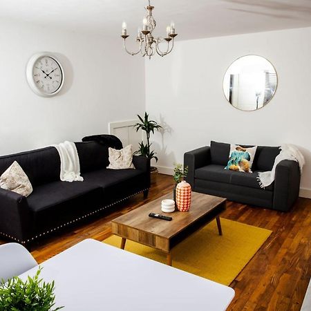 Tower Square House Villa Алоа Екстериор снимка