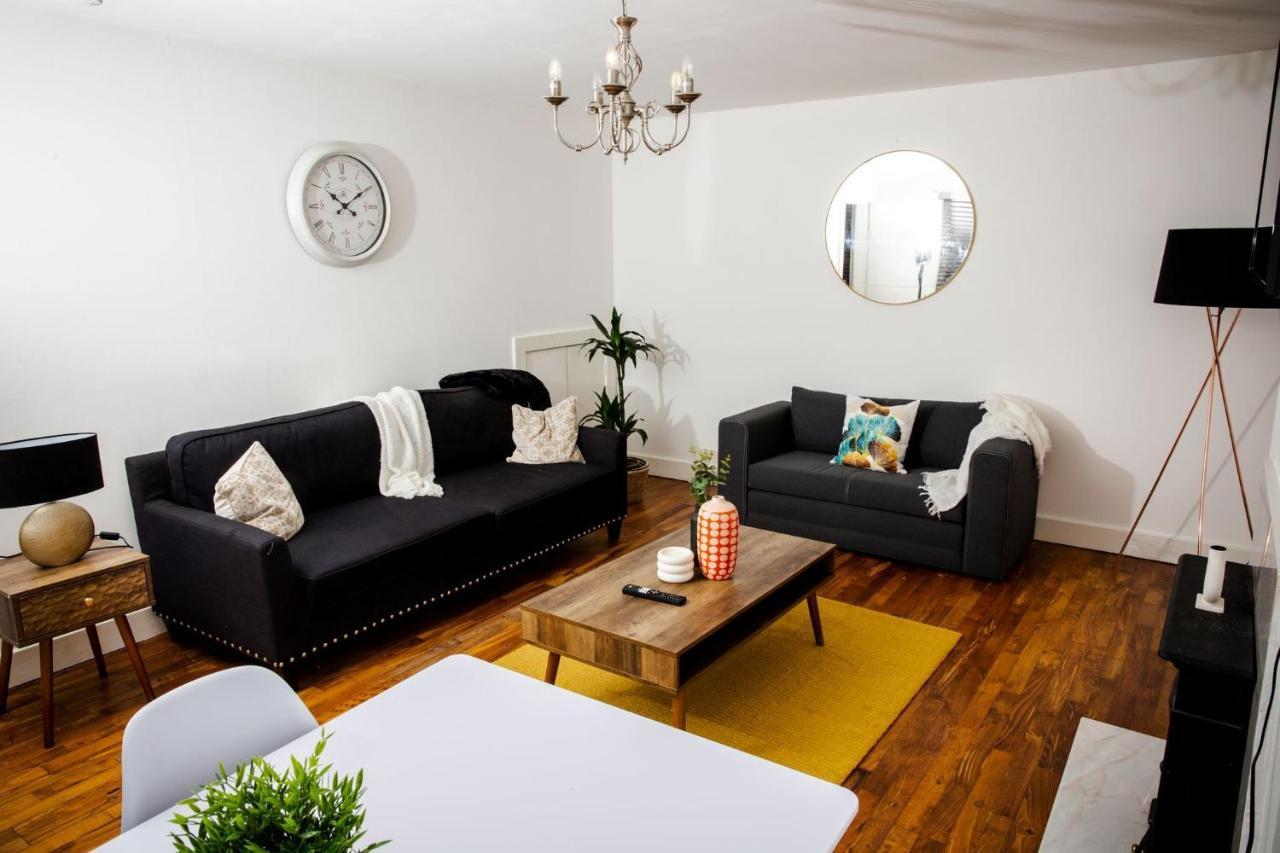Tower Square House Villa Алоа Екстериор снимка