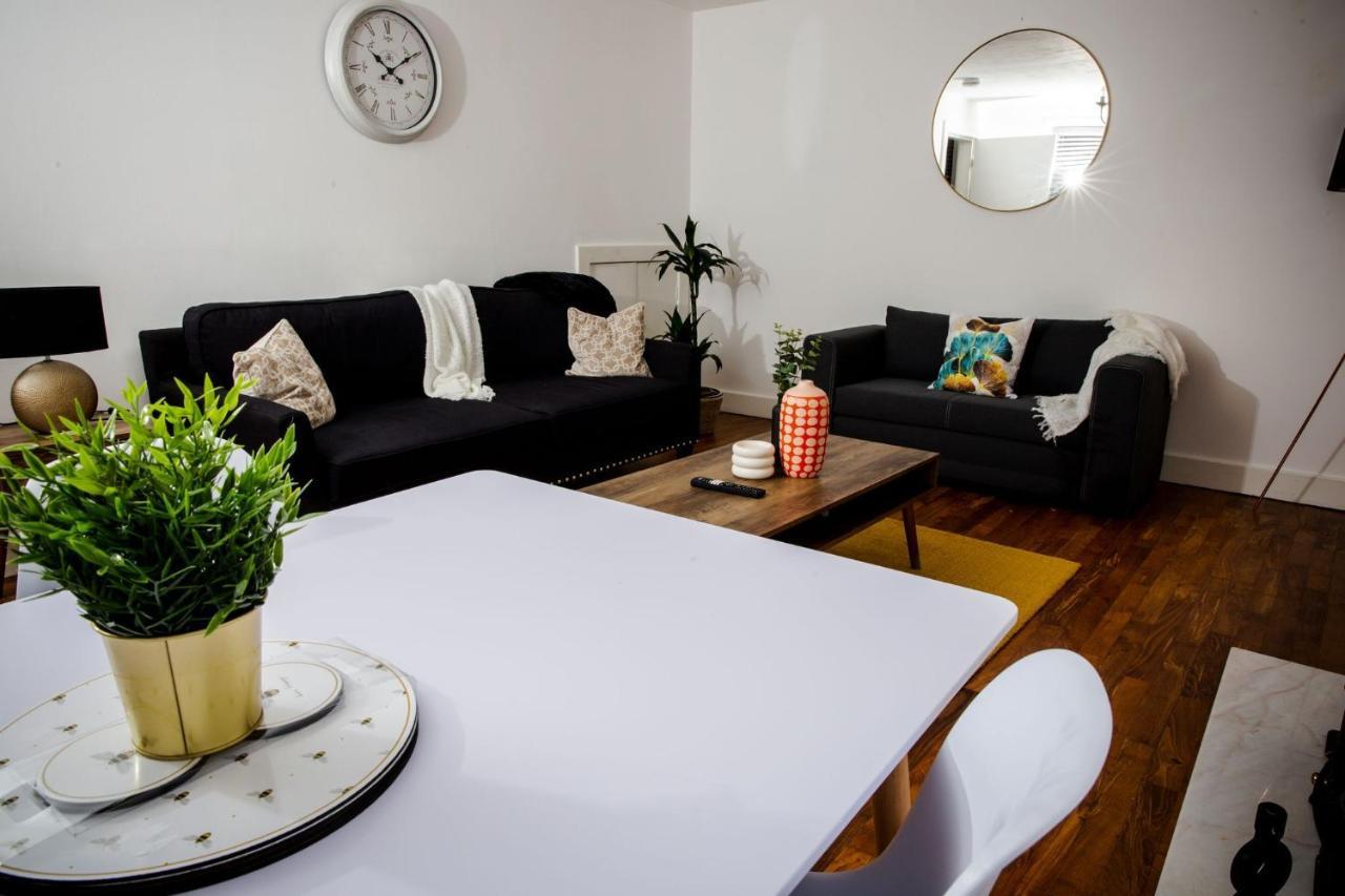 Tower Square House Villa Алоа Екстериор снимка