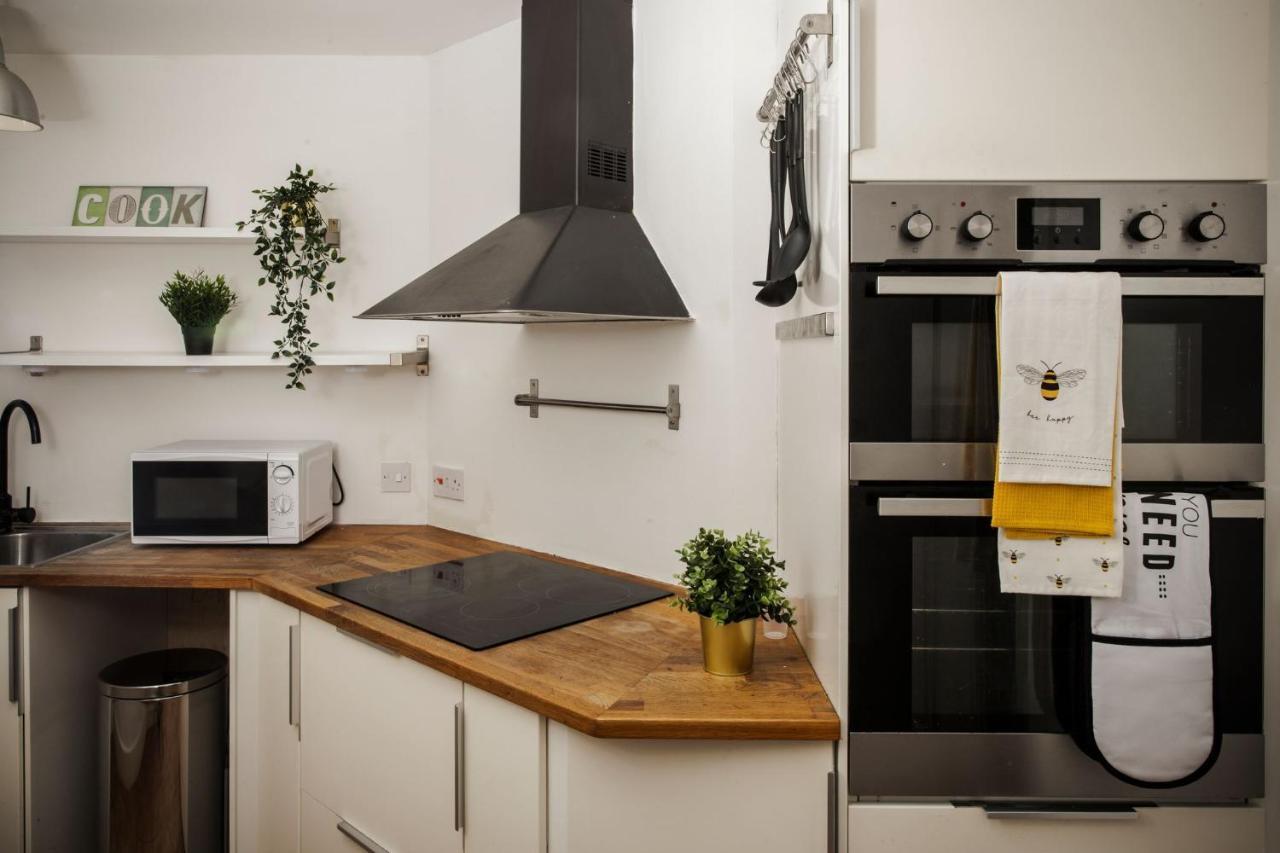 Tower Square House Villa Алоа Екстериор снимка